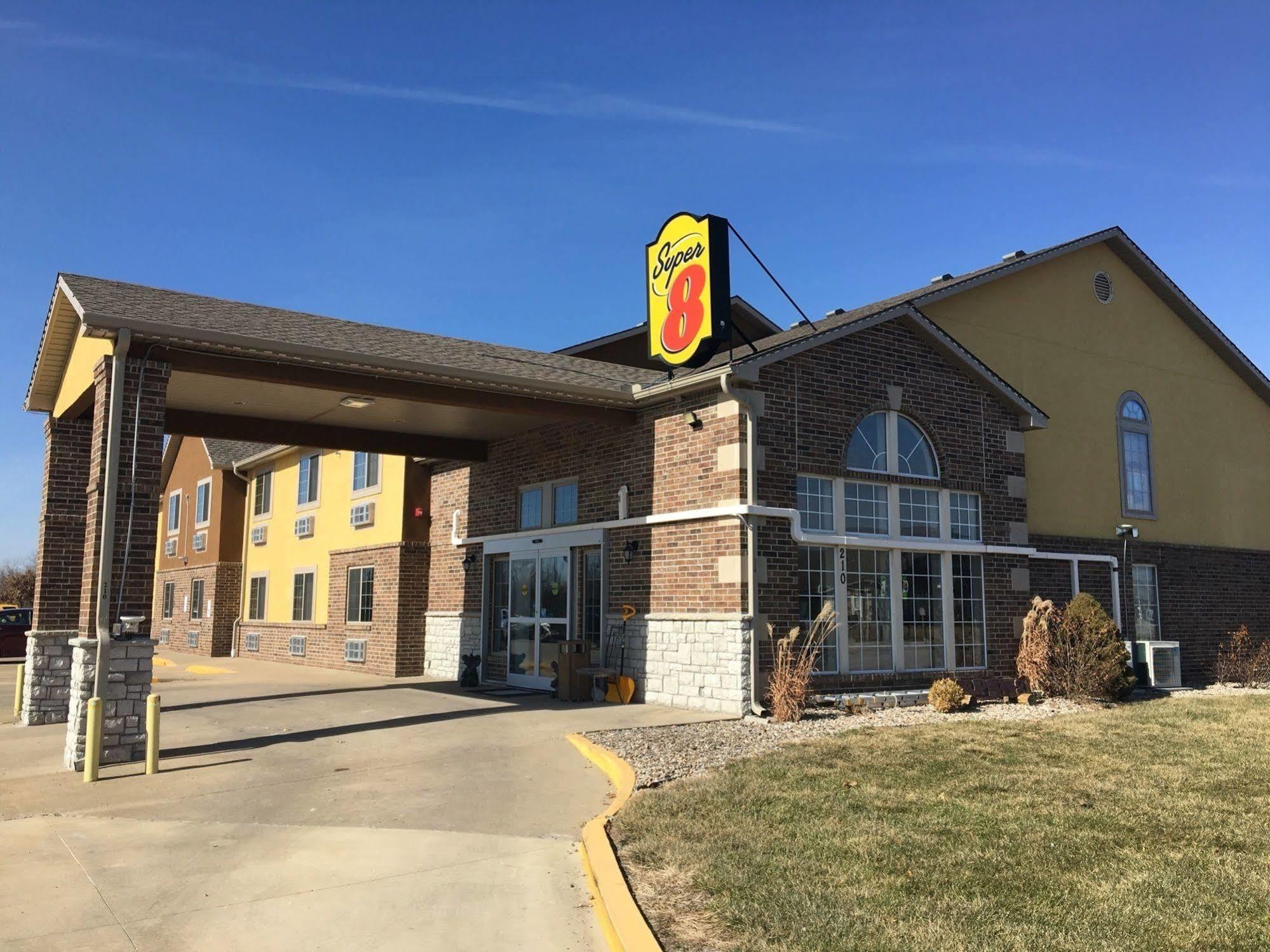 Surestay Plus Hotel By Best Western Kearney Exterior foto