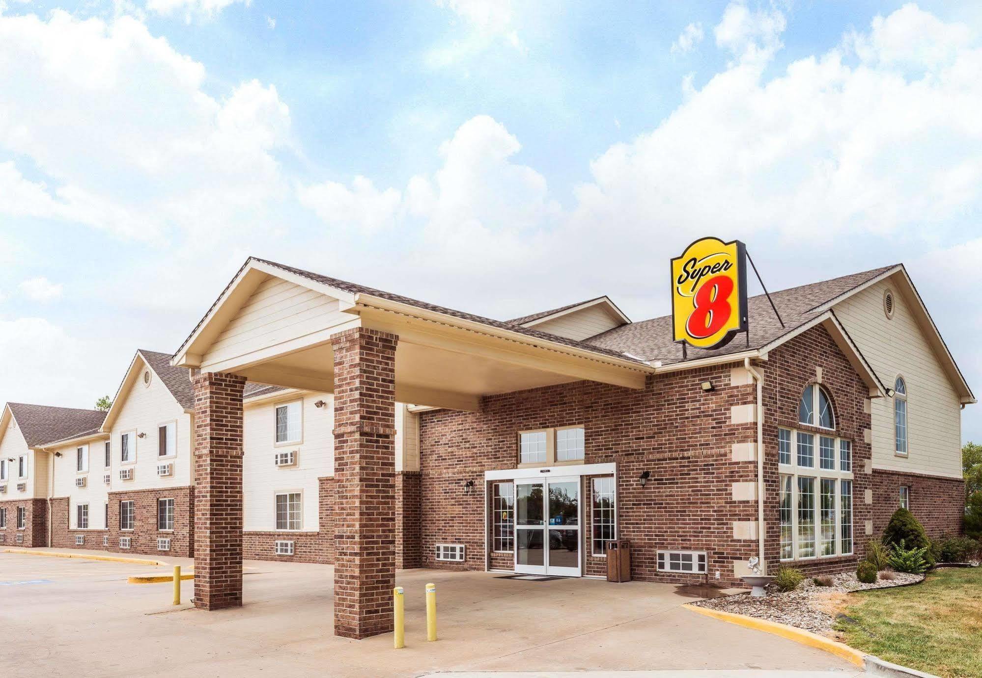 Surestay Plus Hotel By Best Western Kearney Exterior foto